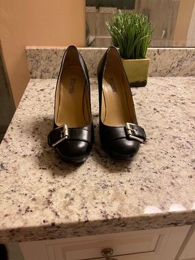 MICHAEL Michael Kors Black Leather Buckle Platform Pump